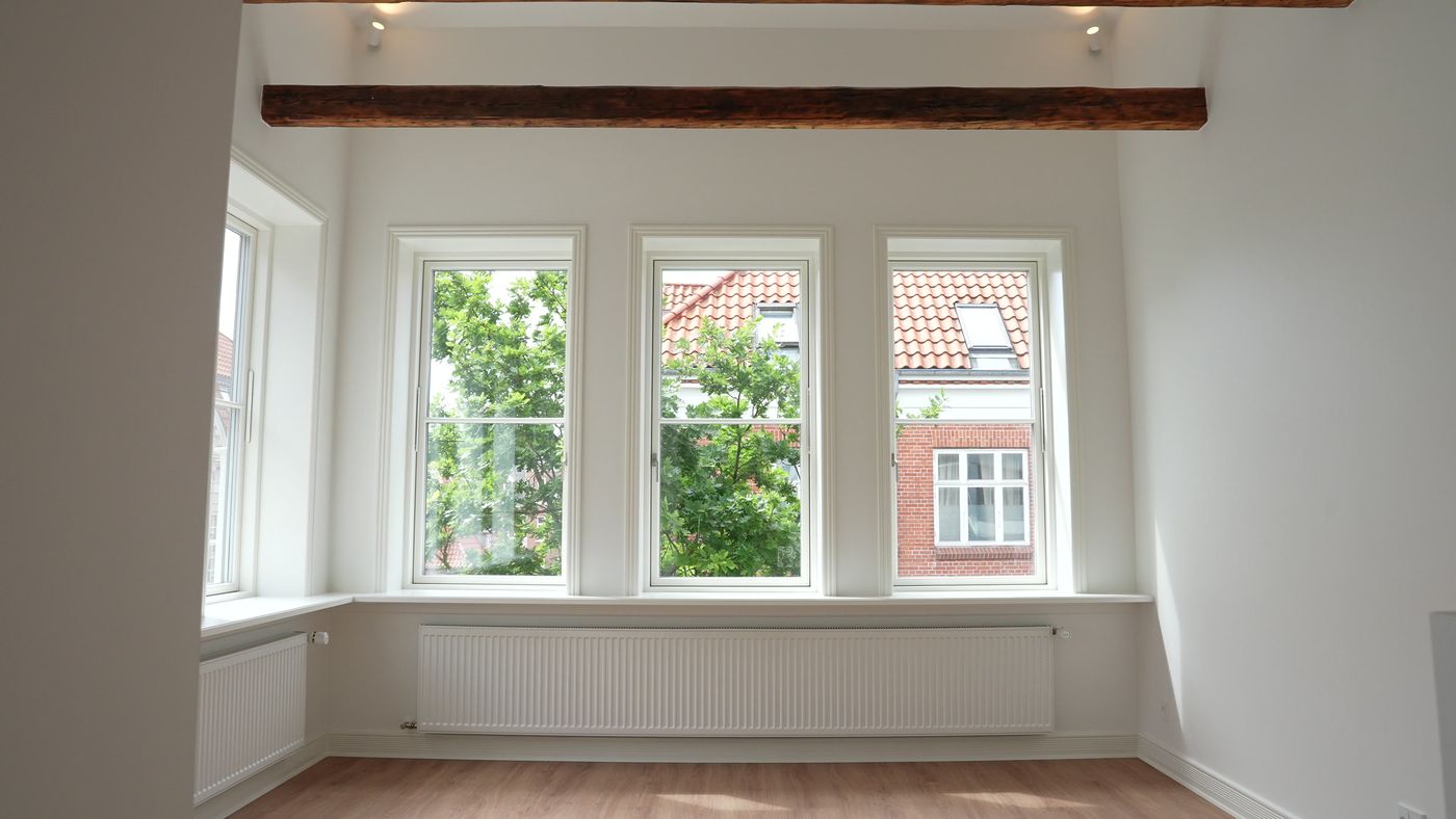 Karnappen mod gaden.