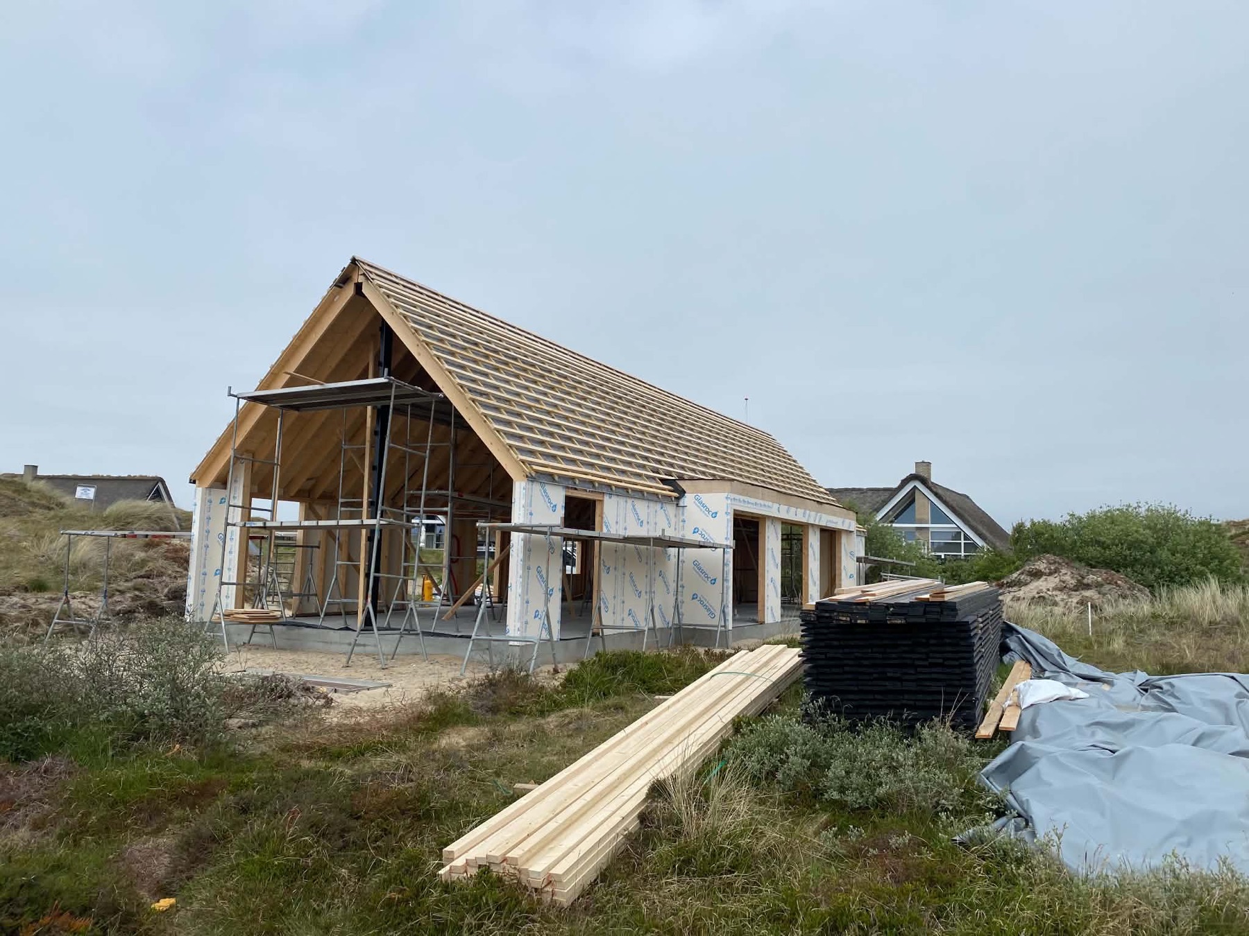 Lægterne er på, og stråtaget kan begynde.